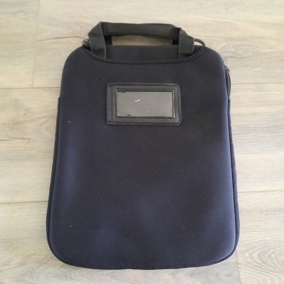 Targus 12" Vertical Notebook Slipcase Hideaway Handles TSS912 black padded case - Picture 9 of 13